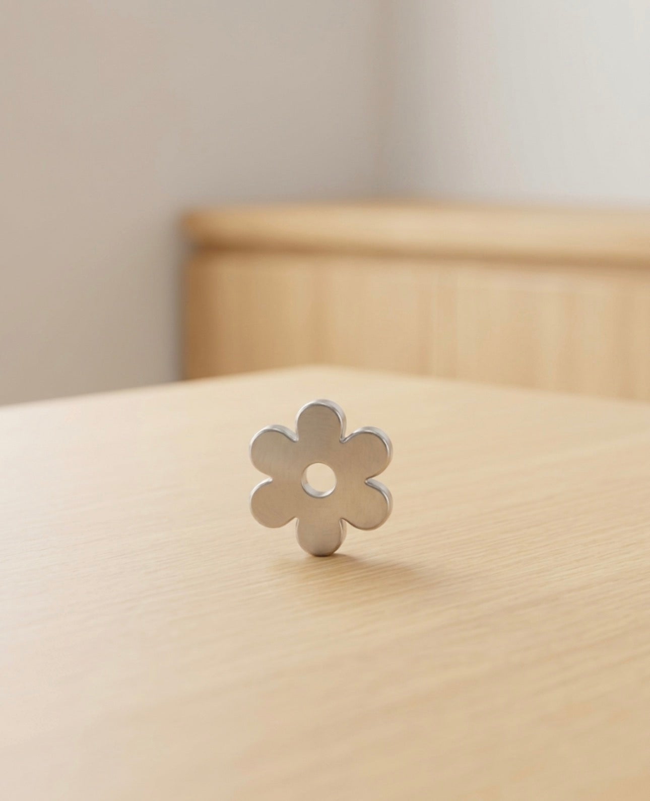 Daisy Matcha Sieve Charm